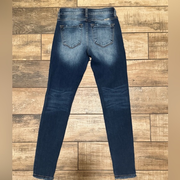 Like New KanCan Mid-Rise Skinny Denim Jeans Size 1/24 - Picture 3 of 8